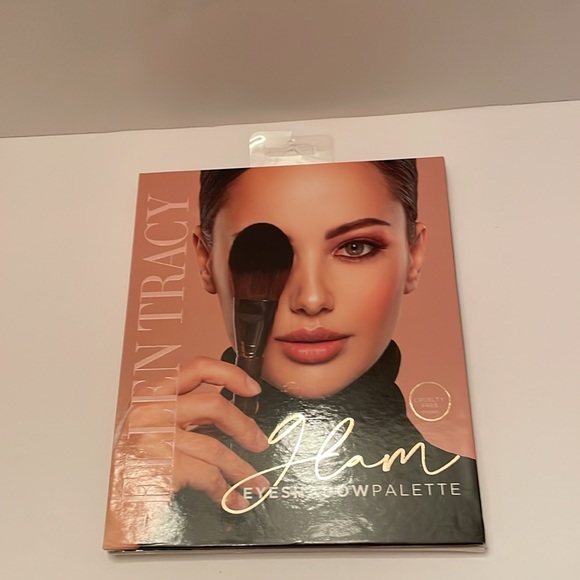 ELLEN TRACY Glam eyeshadow palette in box with sealed mirror. Cruelty free vegan - Picture 16 of 17